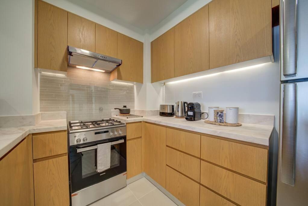 Burj Khalifa View - 2Br And Maid - Downtown Leilighet Dubai Eksteriør bilde