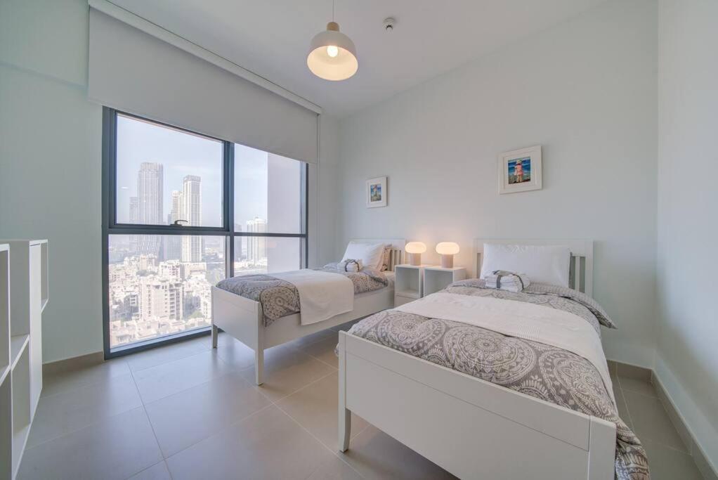 Burj Khalifa View - 2Br And Maid - Downtown Leilighet Dubai Eksteriør bilde