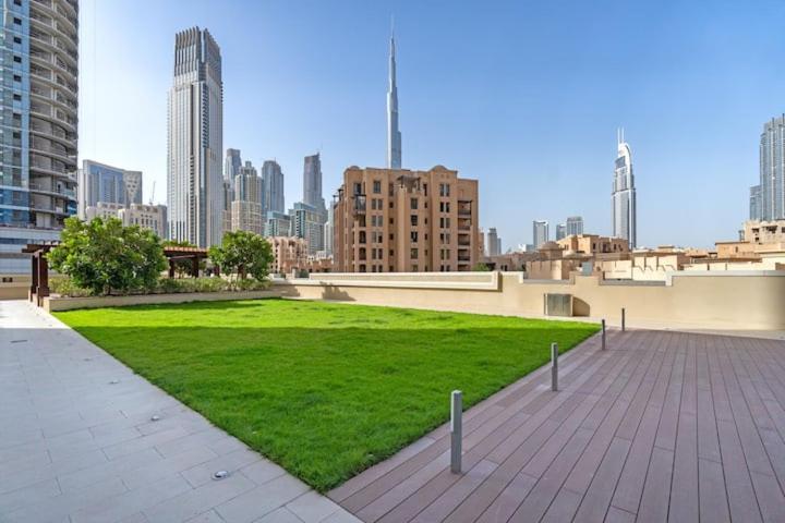 Burj Khalifa View - 2Br And Maid - Downtown Leilighet Dubai Eksteriør bilde